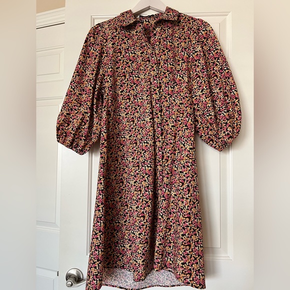 LIKE NEW Zara Micro Floral Print Balloon Sleeve
Size S - Picture 6 of 14